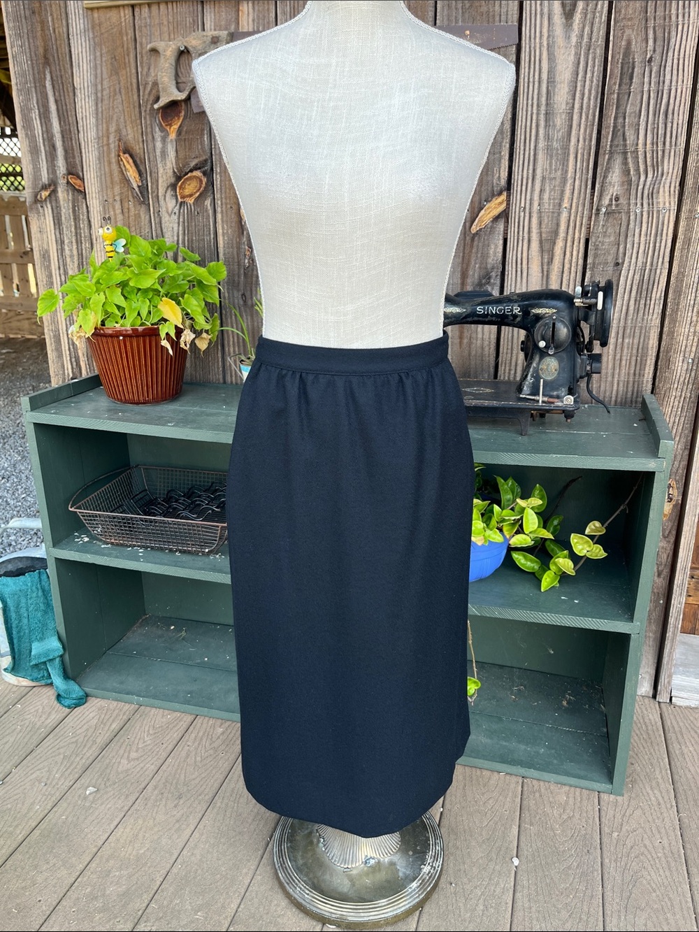 Vintage Women 6 Roth LeCover Sport black wool skirt 2489